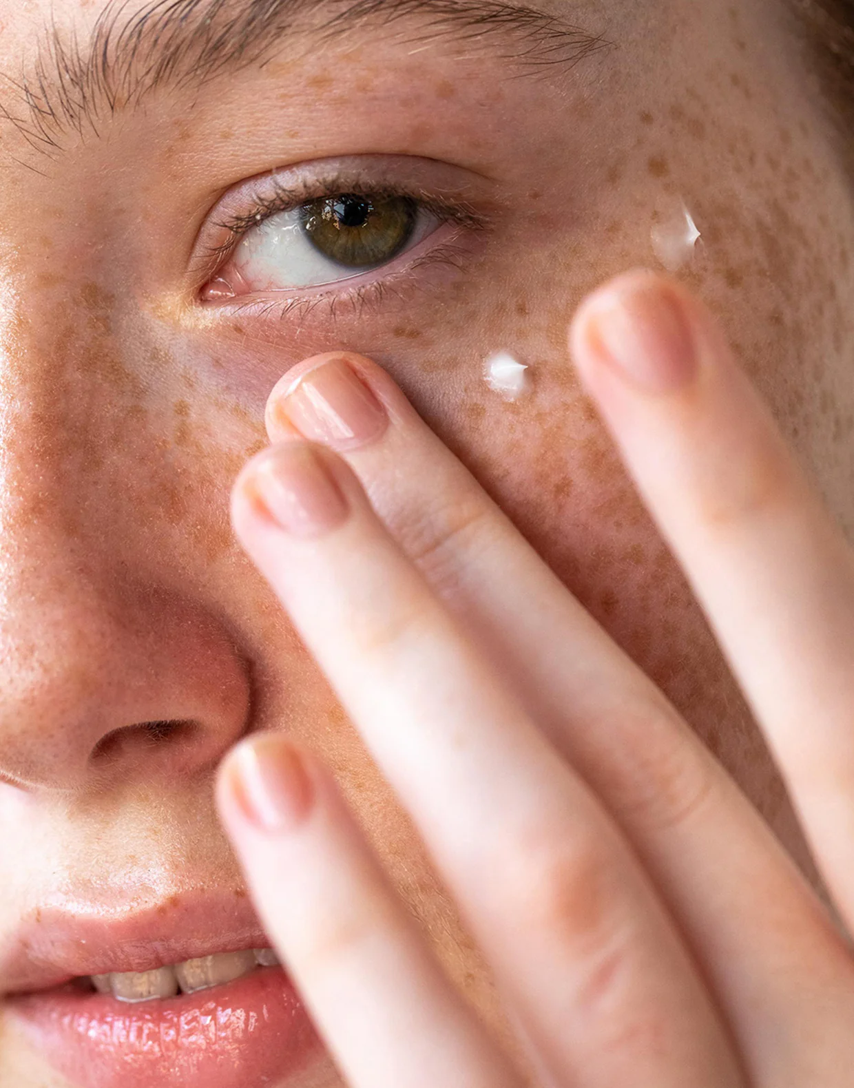 Smoothing Vitamin C Eye + Expression Lines Cream - Image 6